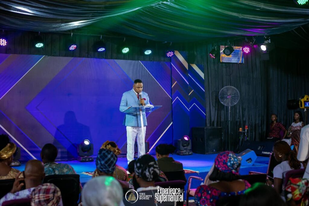 Apostle Samuel Onyekachi Ministering