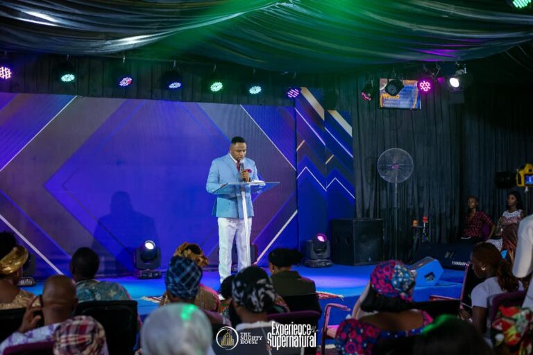 Apostle Samuel Onyekachi Ministering